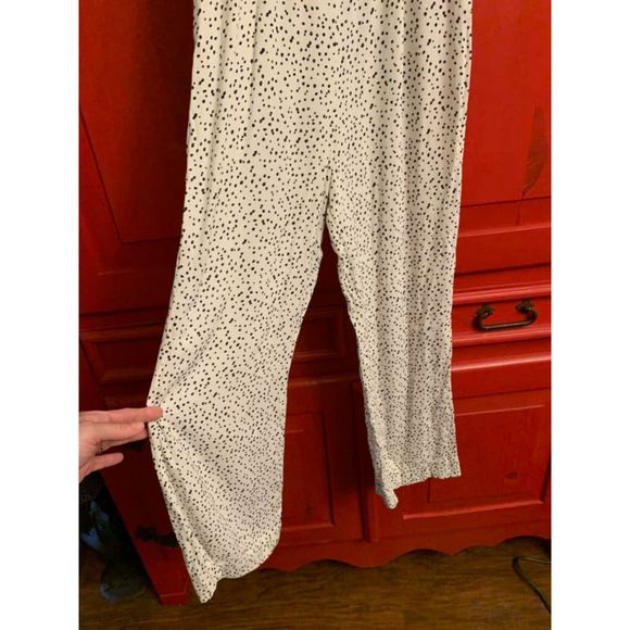 Leith  Size XS Nordstroms Brand Polka Dot Ruffle Jumpsuit Black White Romper EUC - Picture 5 of 6